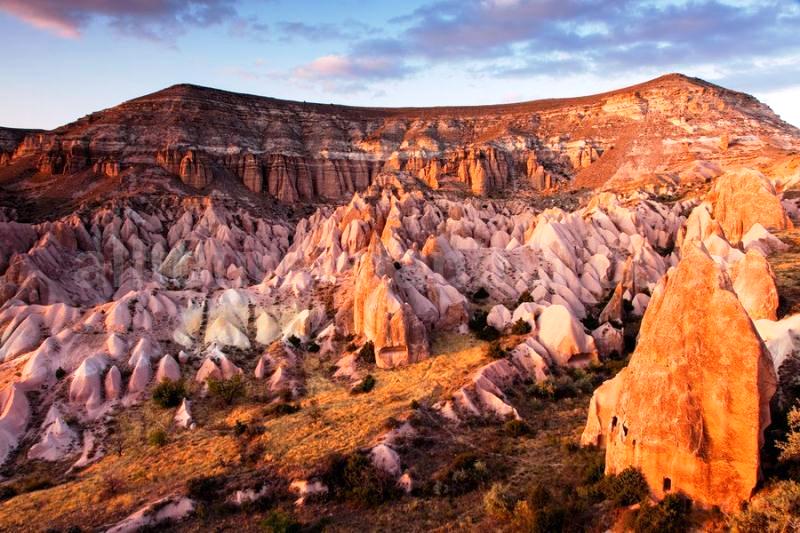 https://cappadocia4u.com/tr/wp-content/uploads/red-valley-cappadocia.jpg